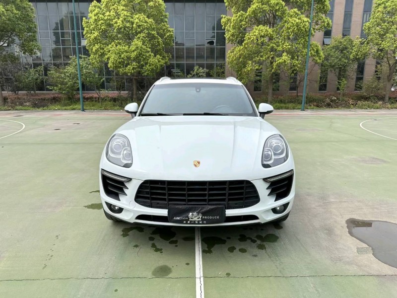 襄阳15年保时捷Macan1