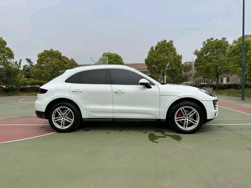 襄阳15年保时捷Macan8