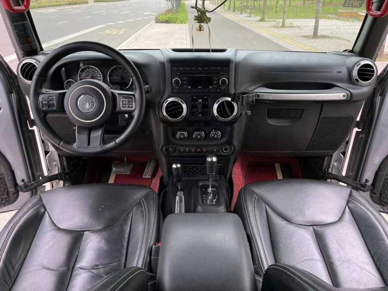 枣庄17年Jeep牧马人4