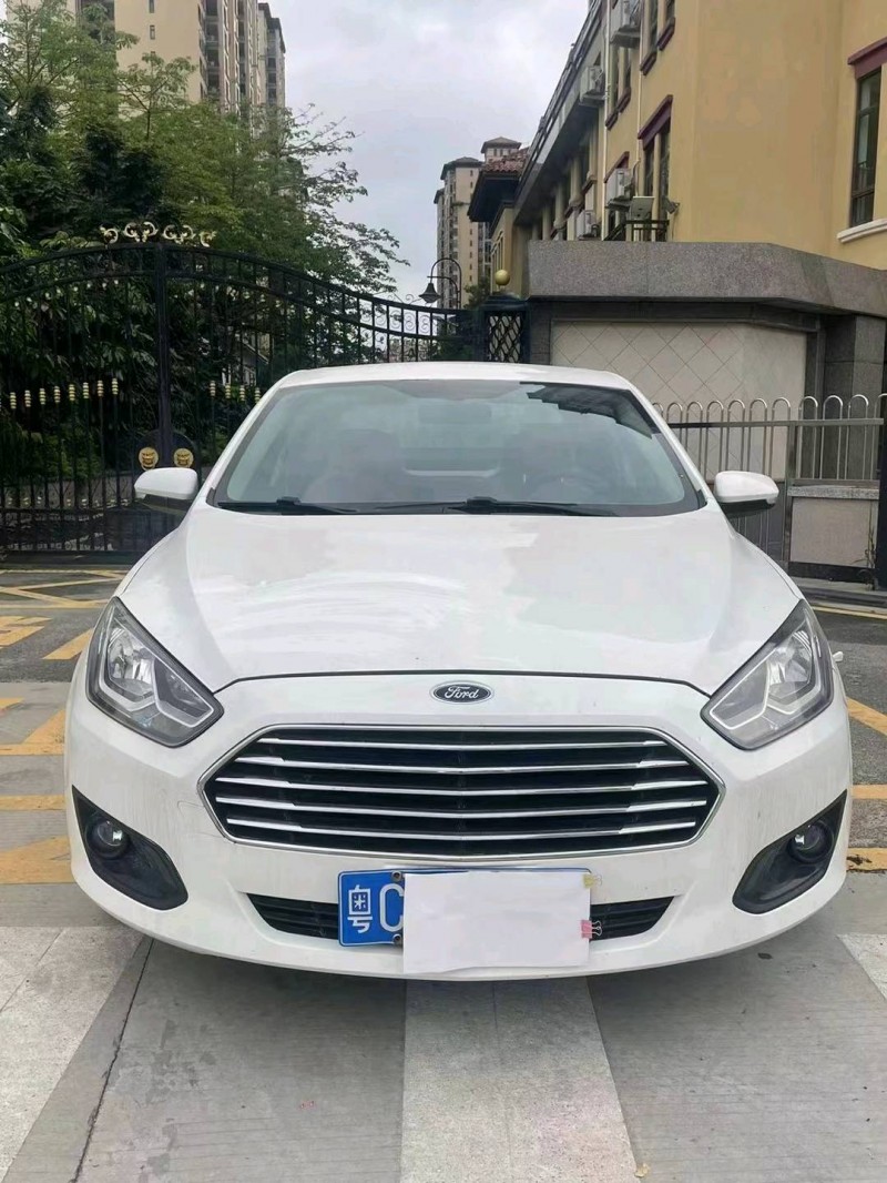 珠海15年福特福睿斯1