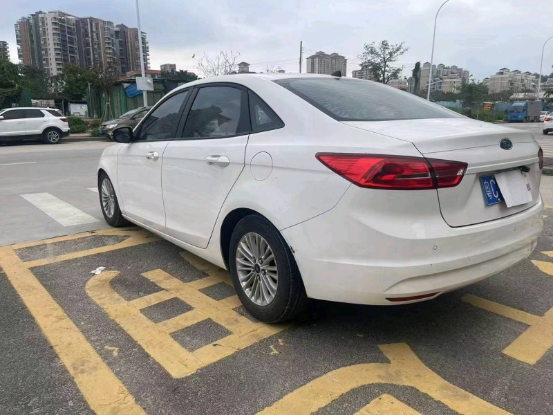 珠海15年福特福睿斯8