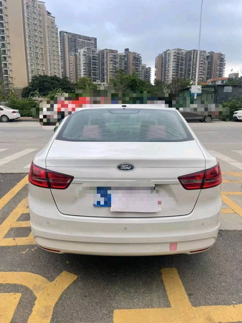 珠海15年福特福睿斯9