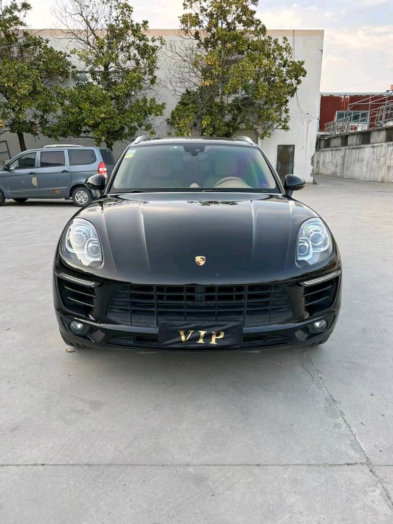 宿迁16年保时捷Macan1