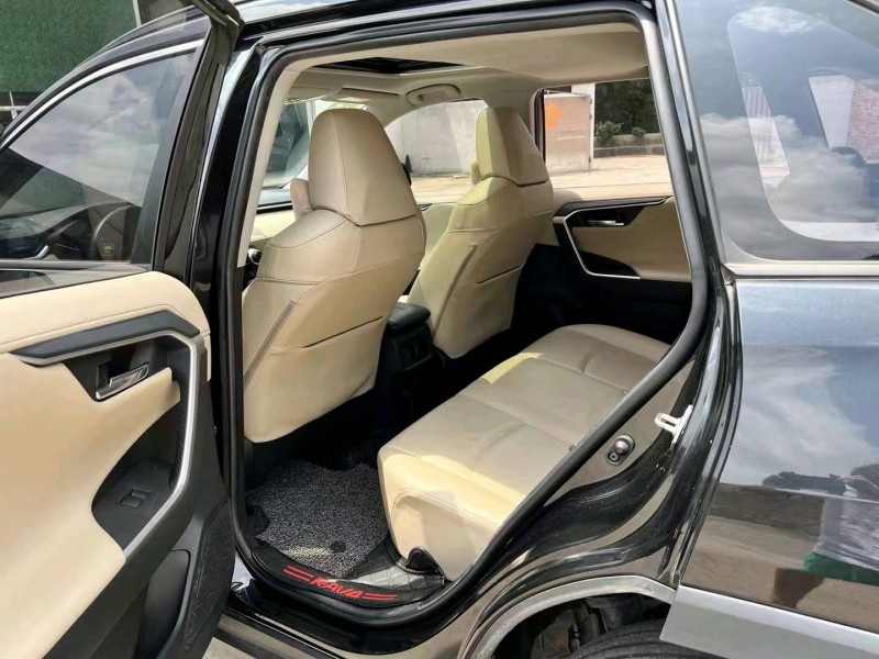 深圳20年丰田RAV44