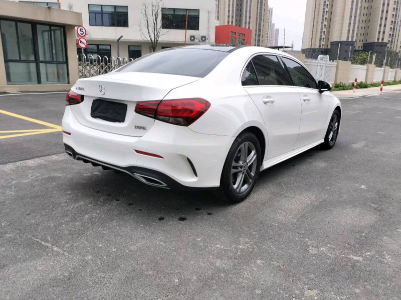 苏州21年奔驰A9