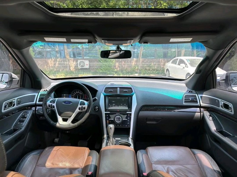 沈阳15年福特探险者9