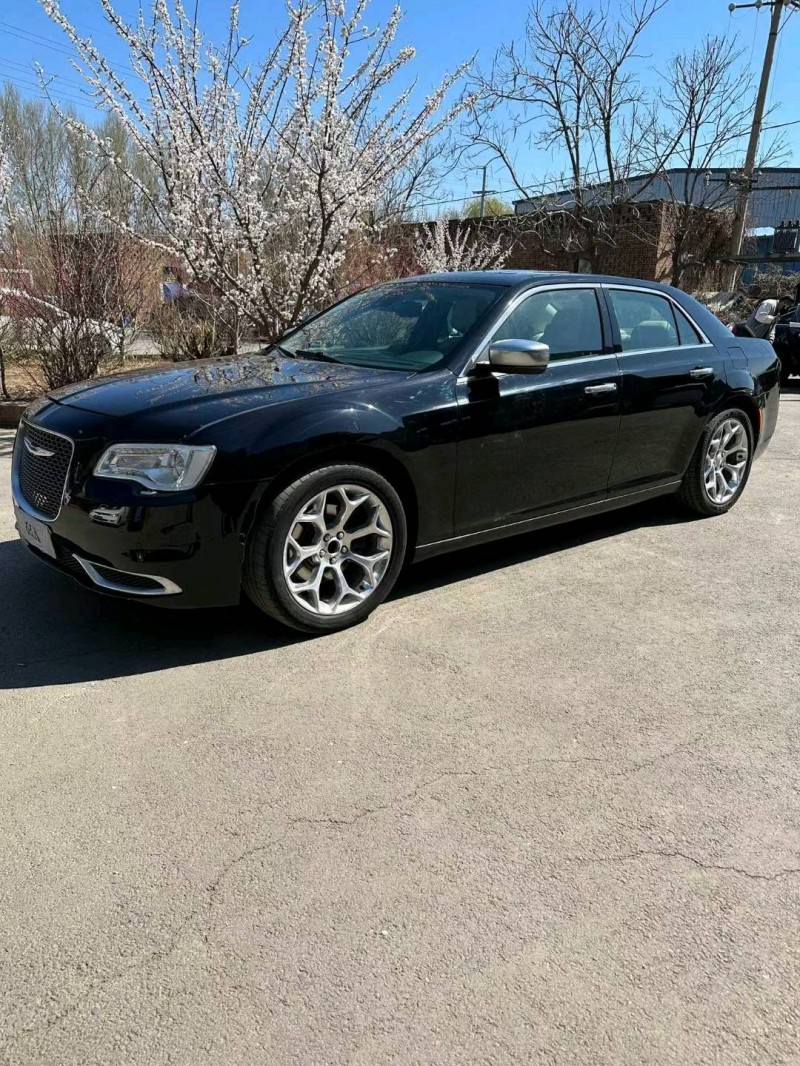 沈阳17年克莱斯勒300C2