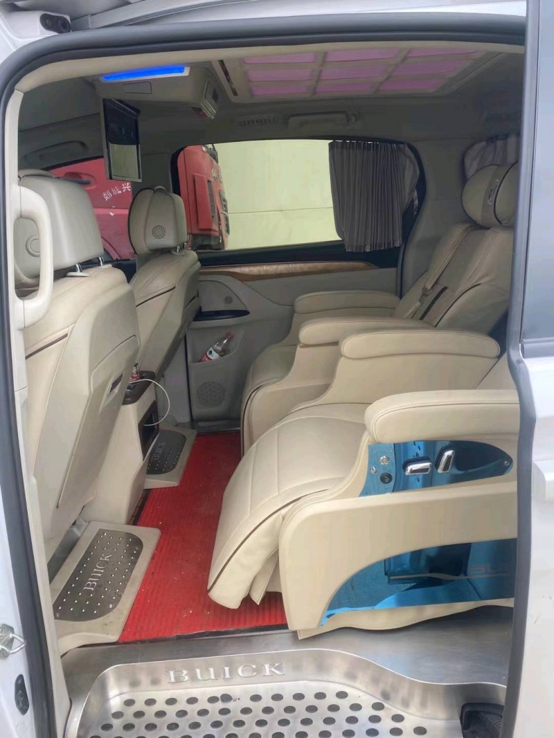 石家庄19年别克GL86