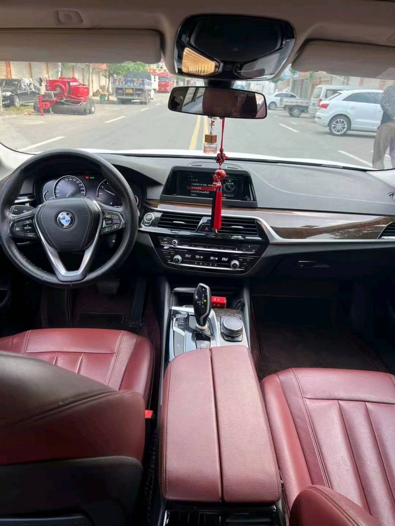 淮南18年宝马5系5