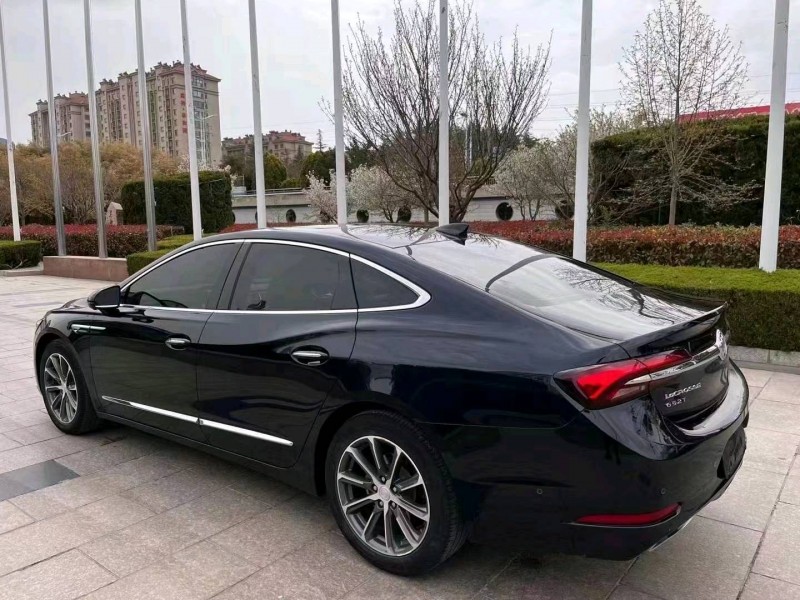 青岛20年别克君越7