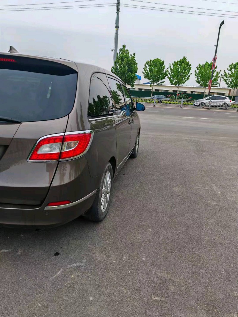 济南13年别克GL82