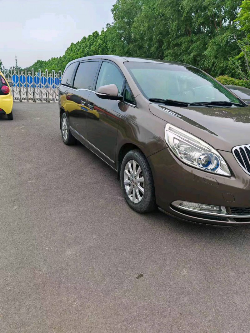 济南13年别克GL83