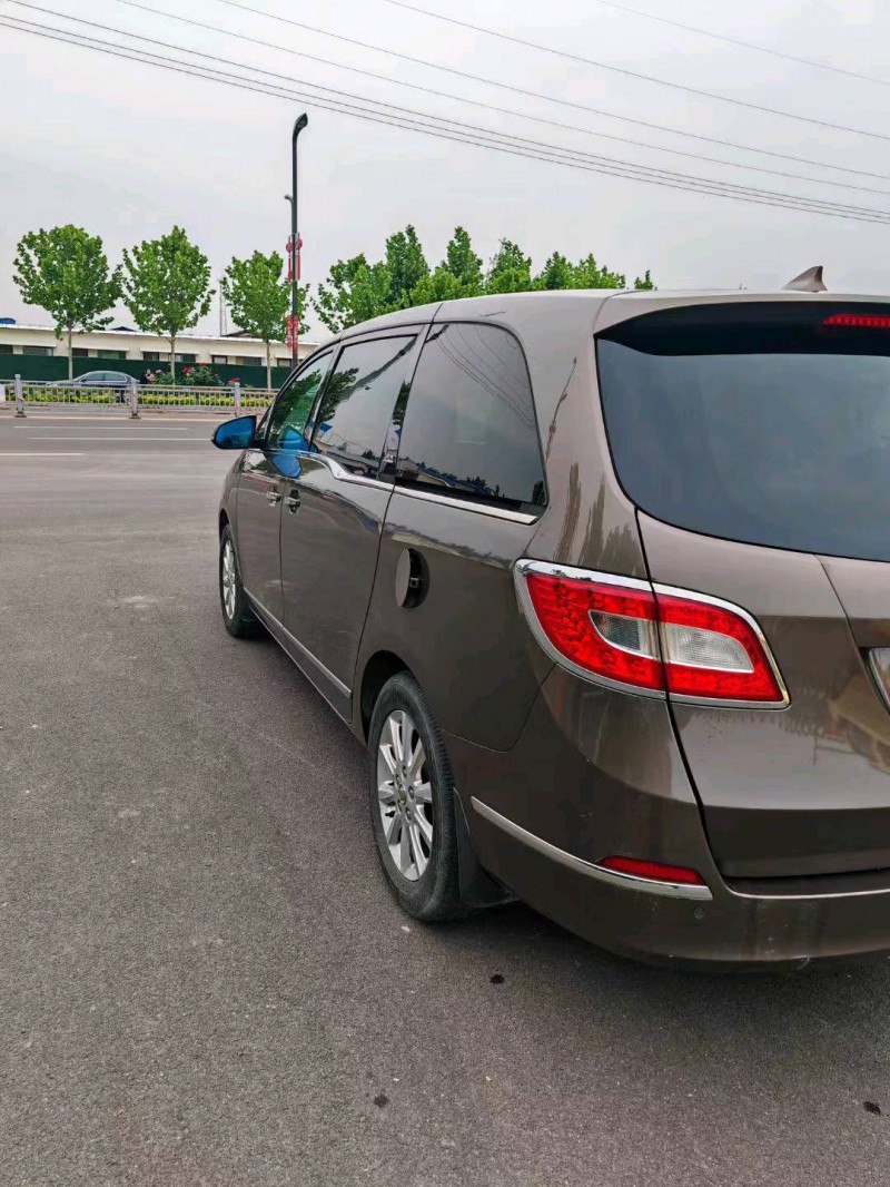 济南13年别克GL84