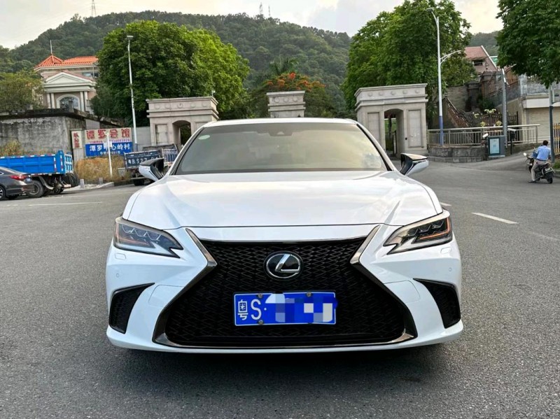 广州18年雷克萨斯ES1