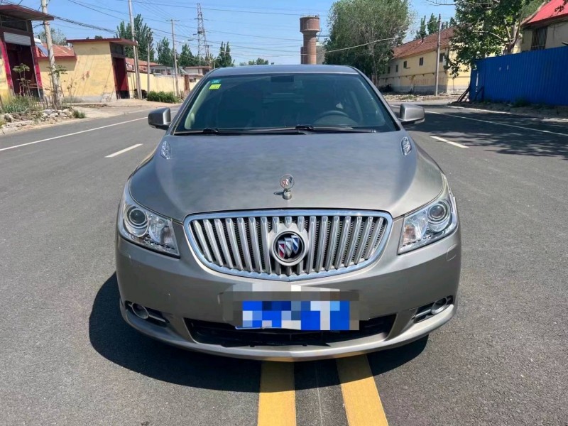 枣庄10年别克君越1