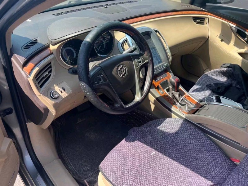 枣庄10年别克君越5