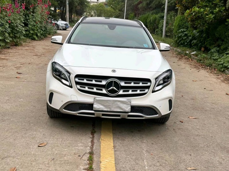 徐州17年奔驰GLA1