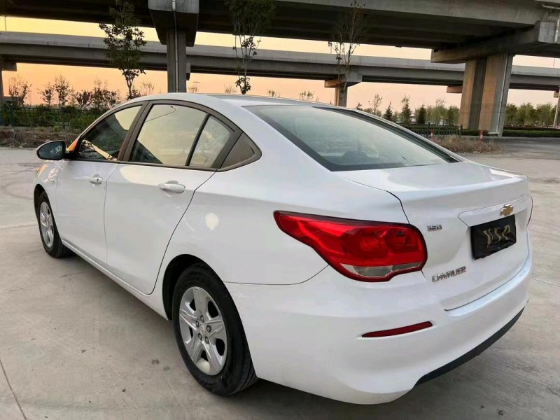 济宁18年雪佛兰科沃兹8