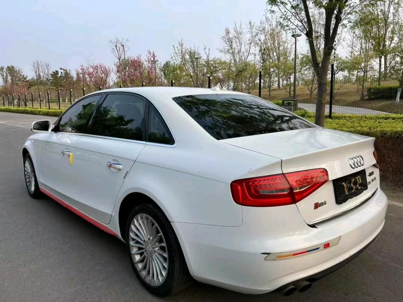 济宁12年奥迪A4L7