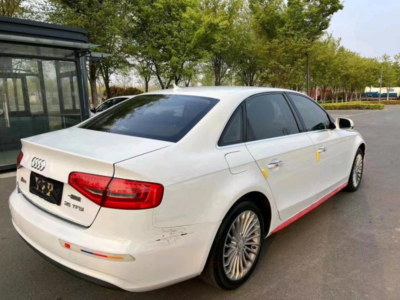 济宁12年奥迪A4L8