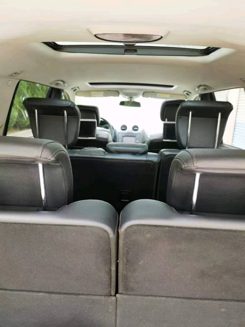 东营11年奔驰GL9