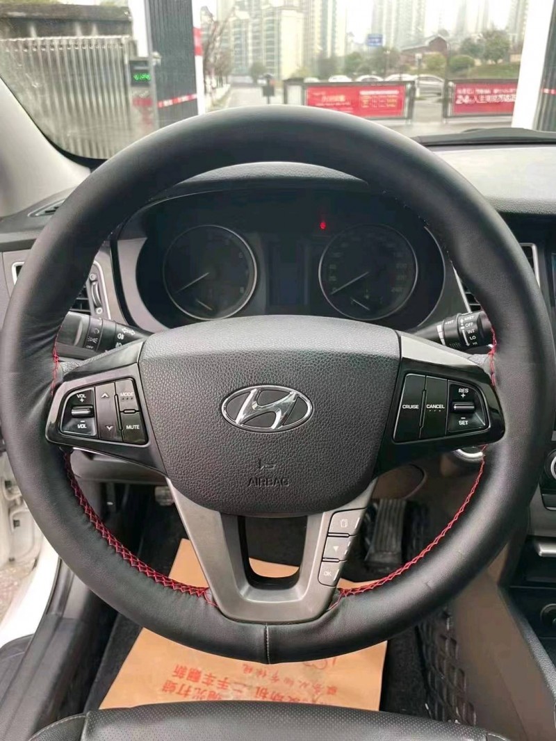 宜昌14年现代名图6