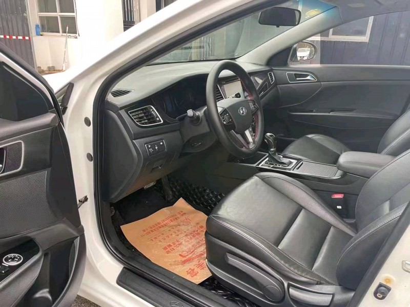 宜昌14年现代名图9