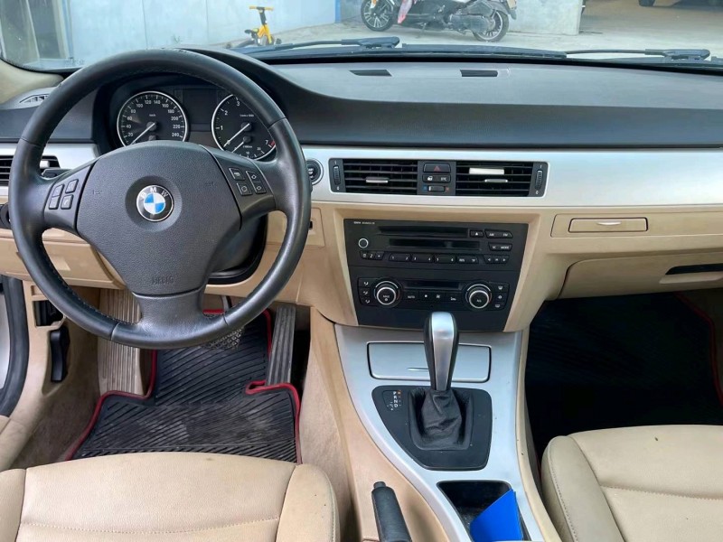 济宁11年宝马3系4