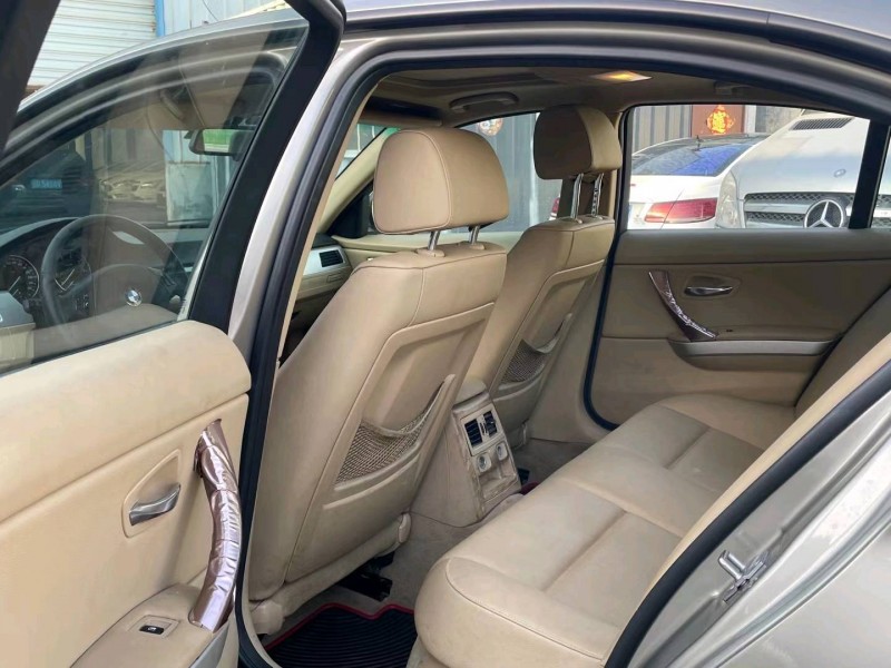 济宁11年宝马3系5