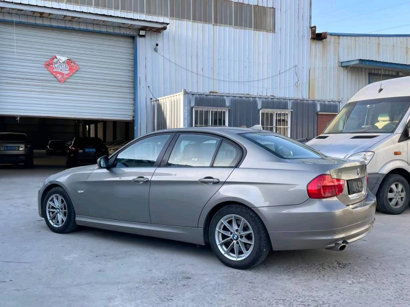 济宁11年宝马3系7