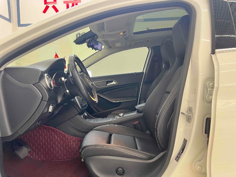 包頭16年奔馳CLA8