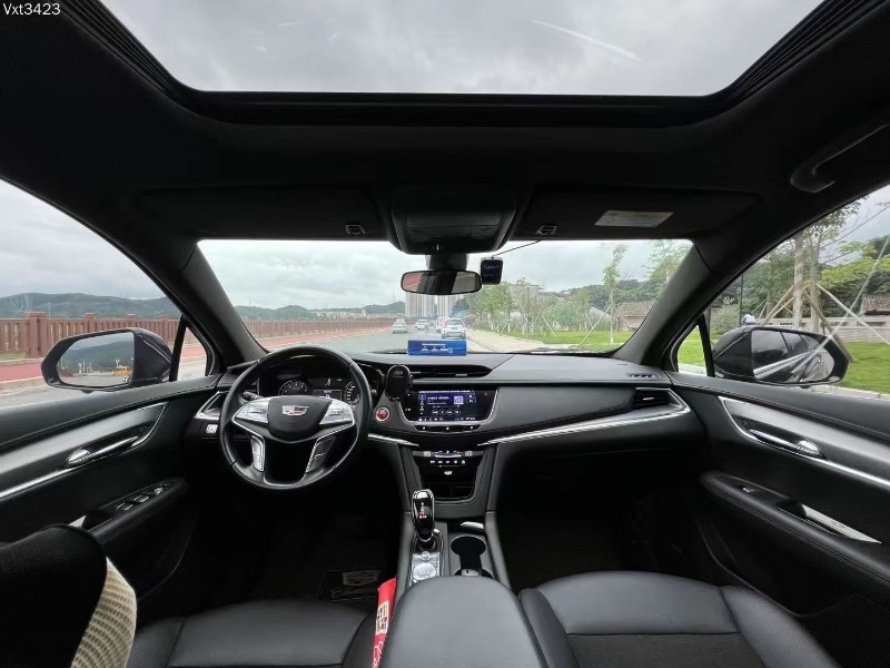 东莞20年凯迪拉克XT56