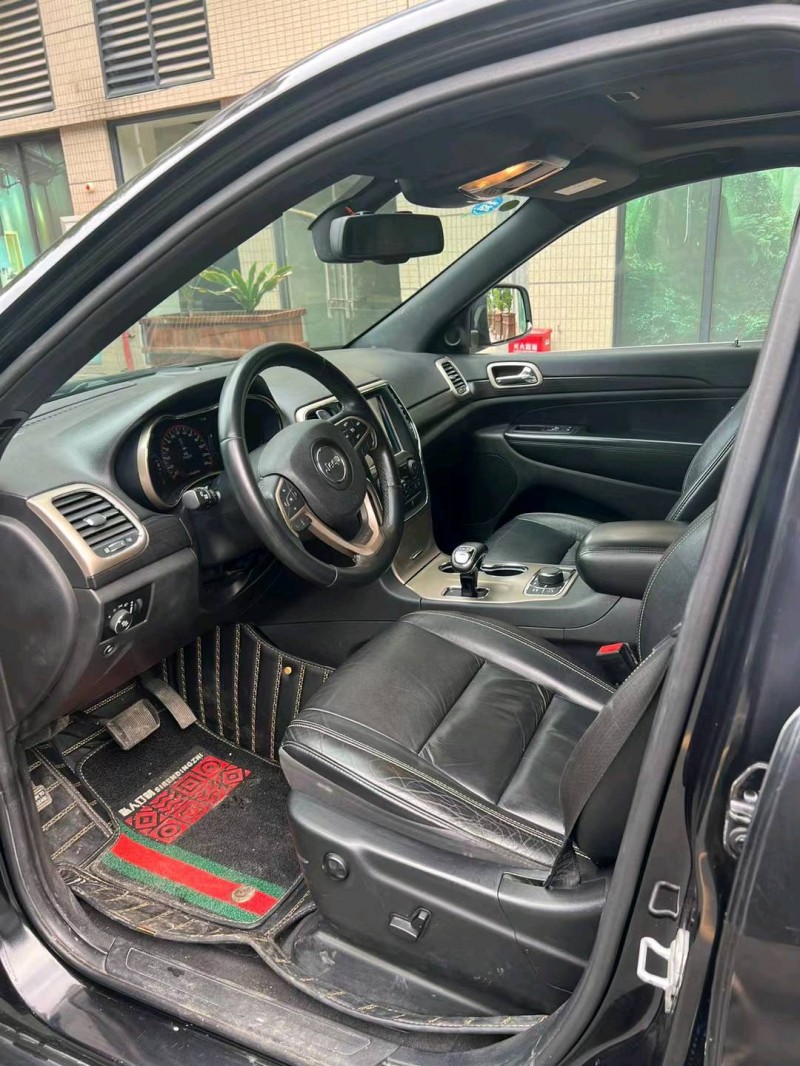 深圳15年Jeep大切诺基4