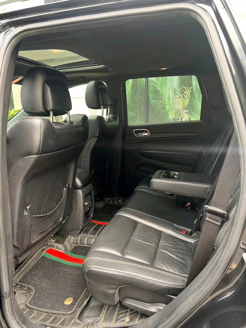 深圳15年Jeep大切诺基8