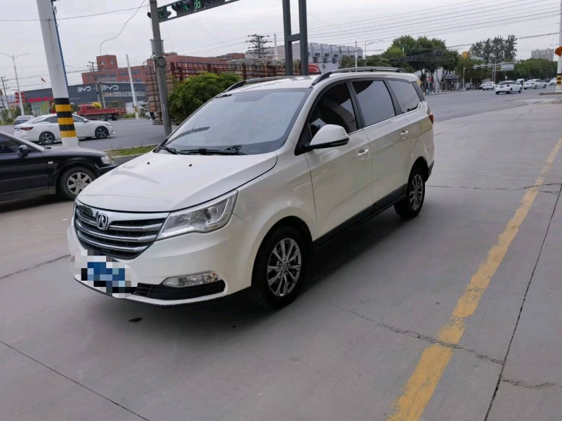 保定18年北汽威旺M50F2