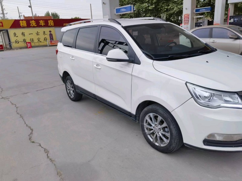 保定18年北汽威旺M50F6