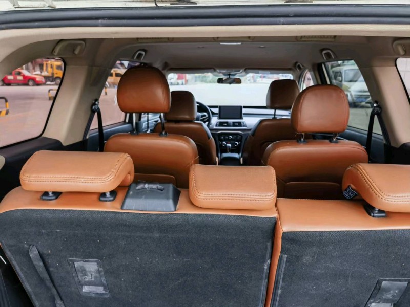 保定18年北汽威旺M50F8