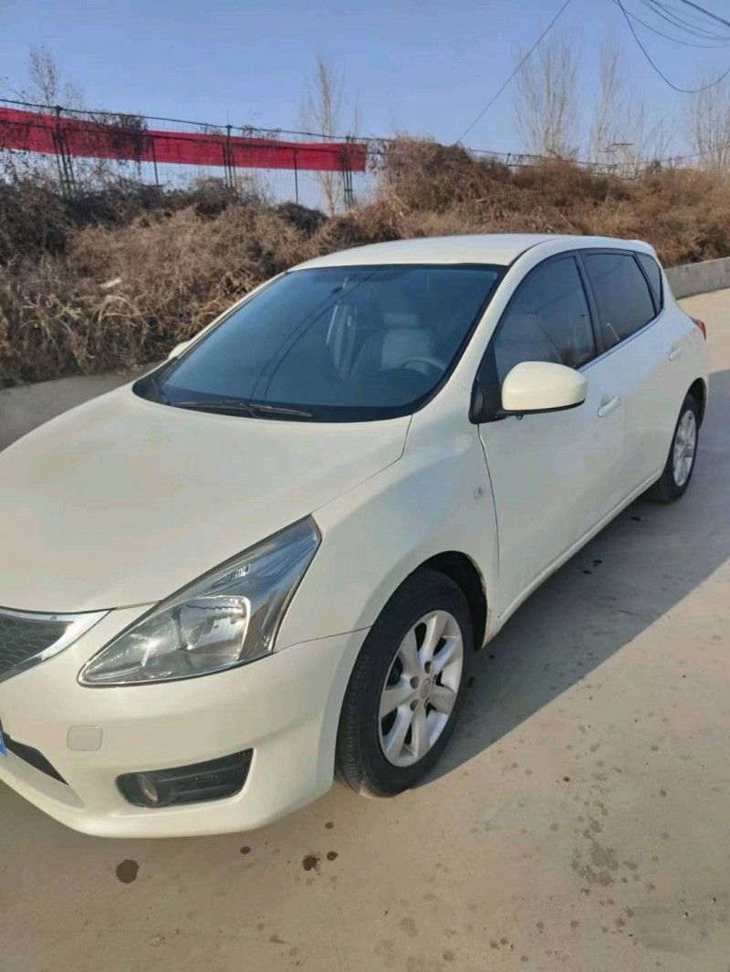 保定12年日产骐达2