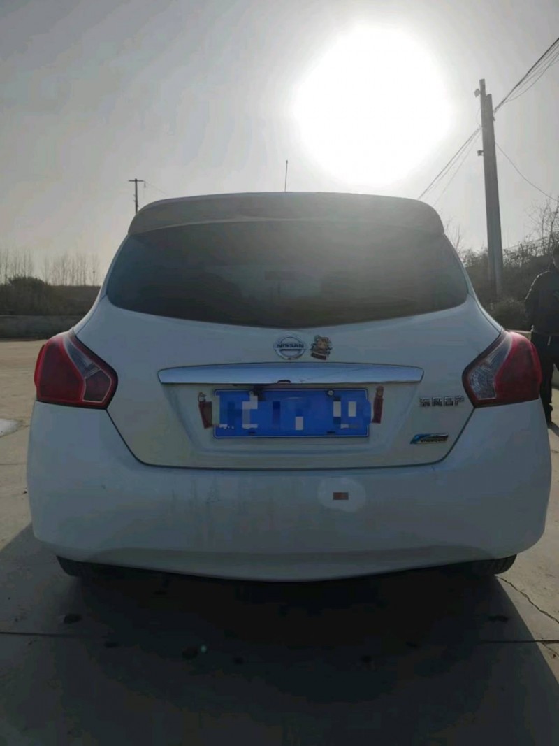 保定12年日产骐达8