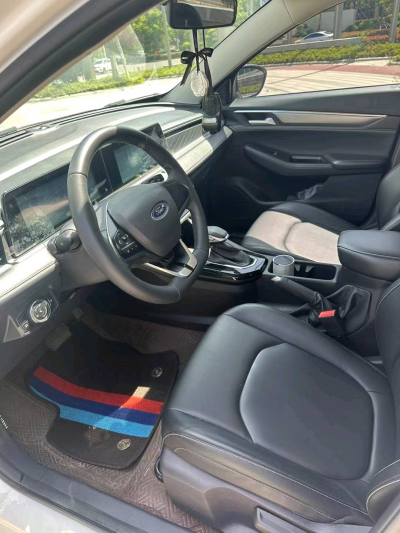 青岛21年福特福睿斯6