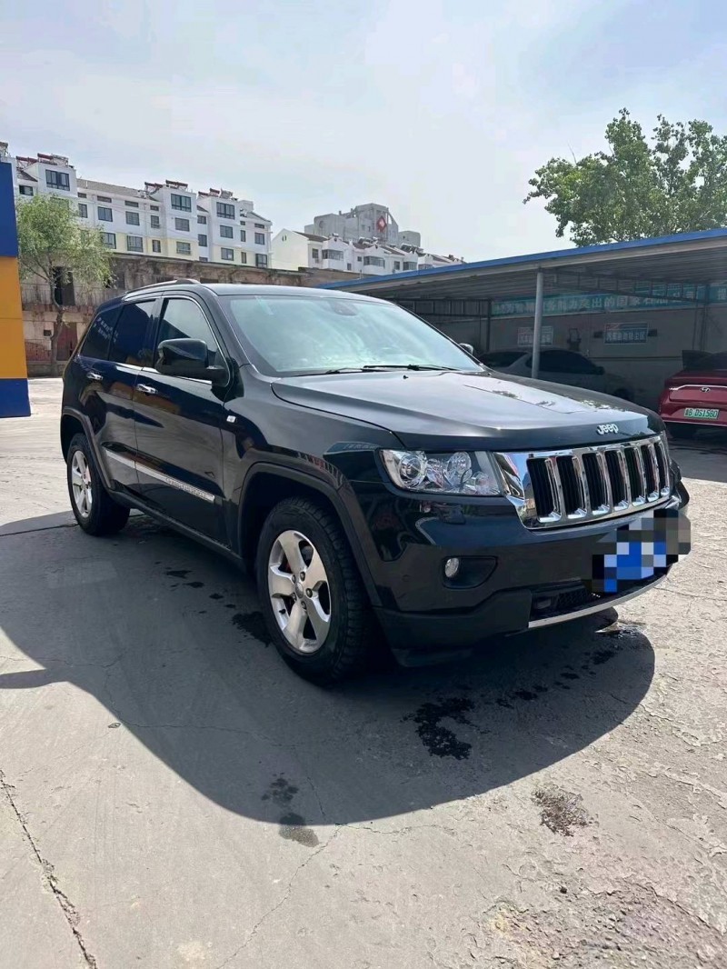 青岛11年Jeep大切诺基3