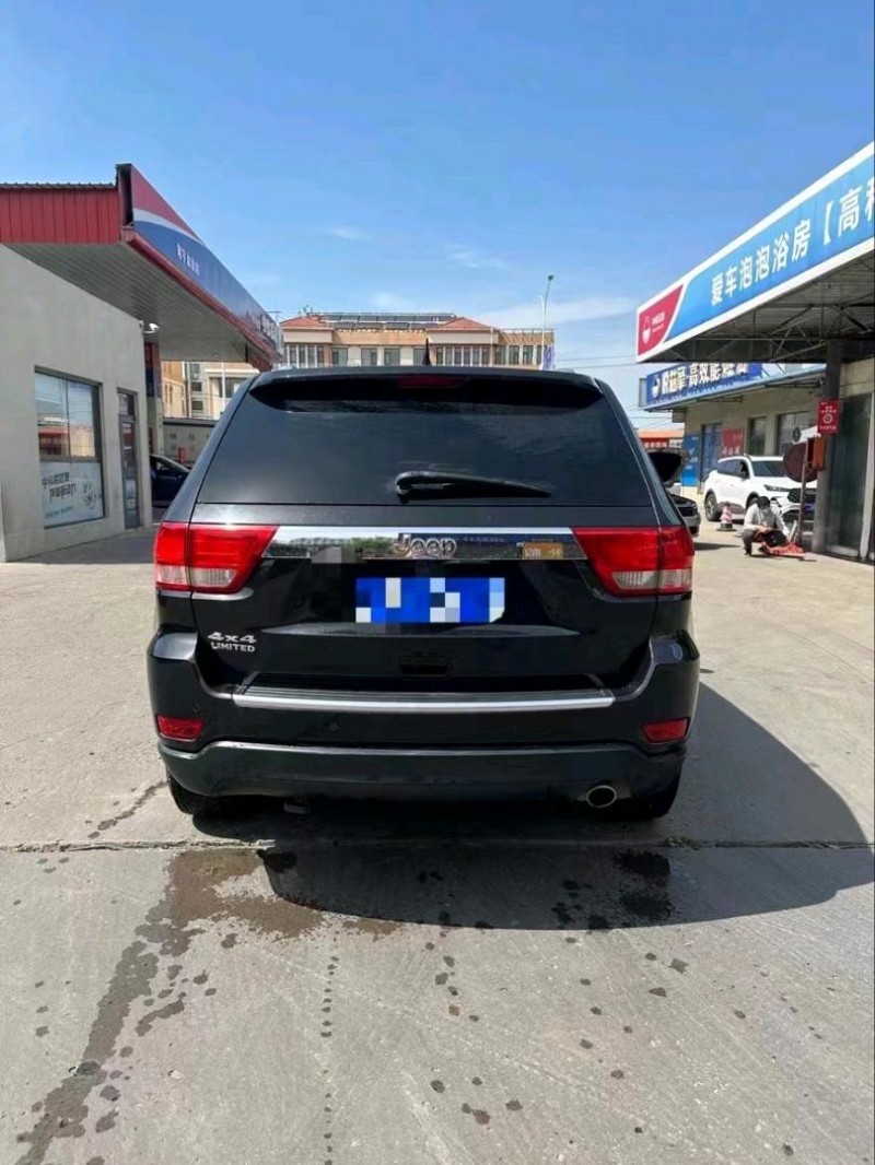 青岛11年Jeep大切诺基9