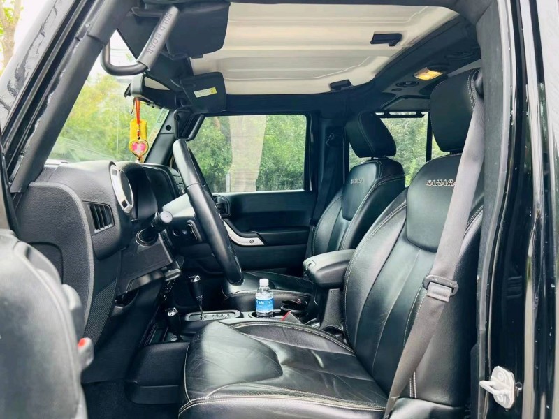 枣庄18年Jeep牧马人8