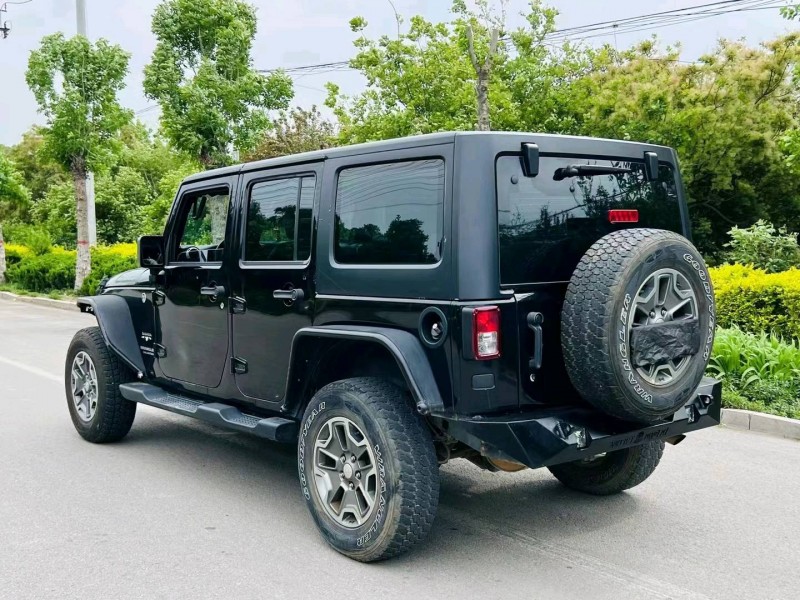 枣庄18年Jeep牧马人9