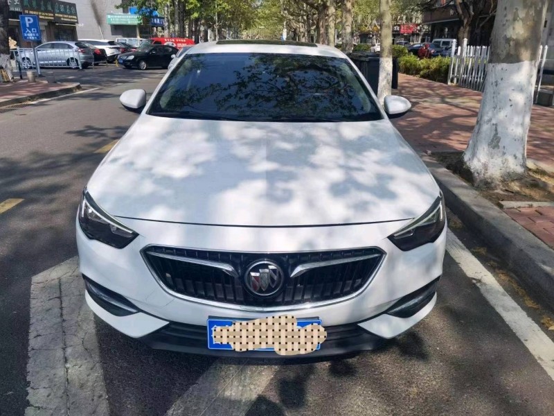 青岛19年别克君威1