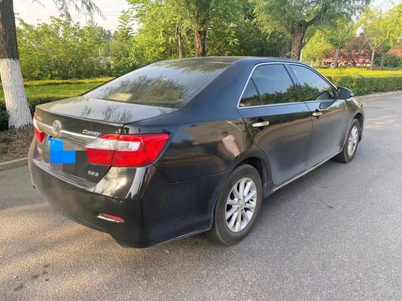 济南14年丰田凯美瑞5