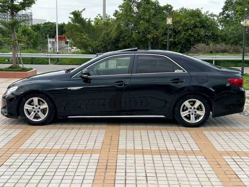 珠海14年丰田锐志9