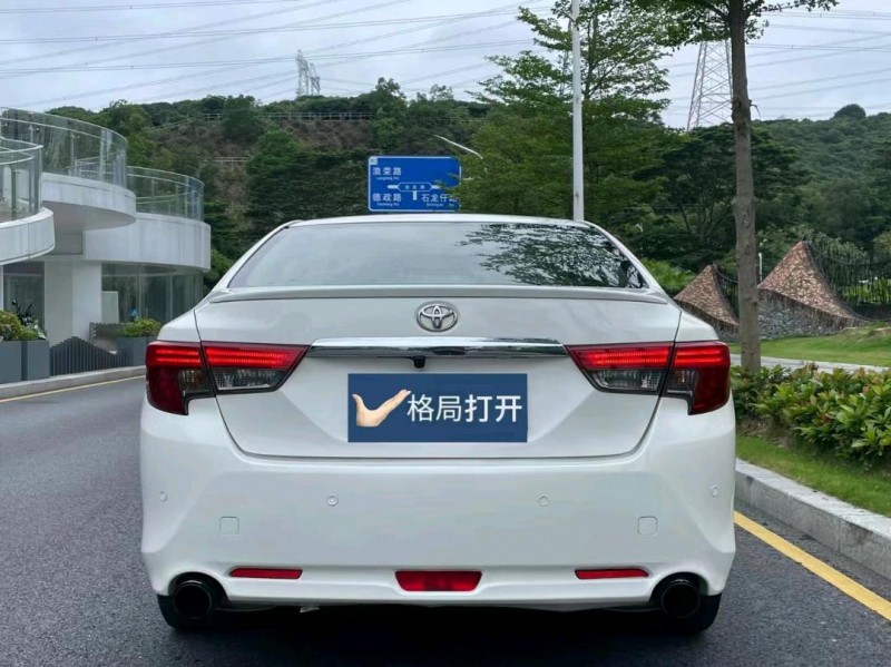 深圳17年丰田锐志9