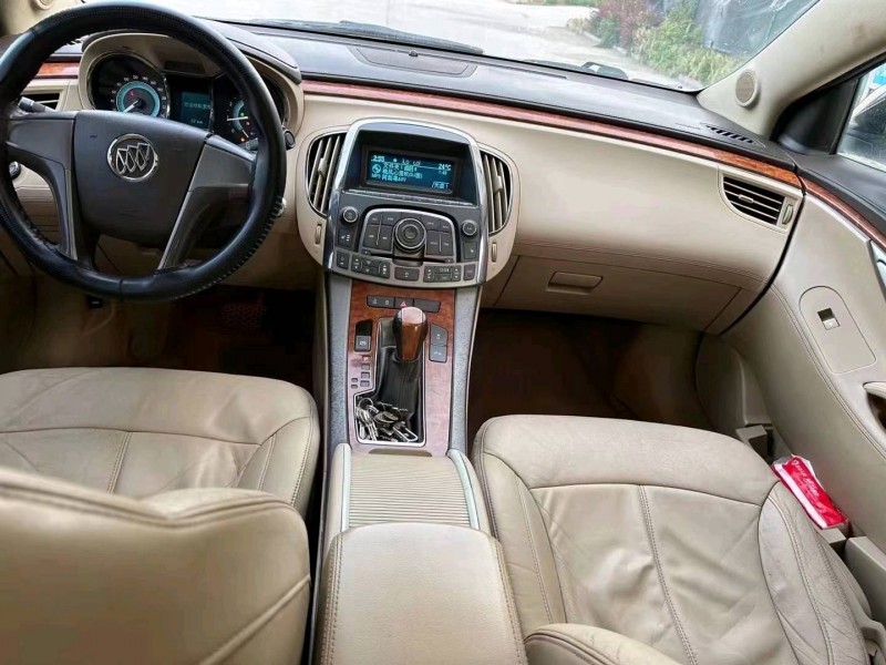 烟台10年别克君越5