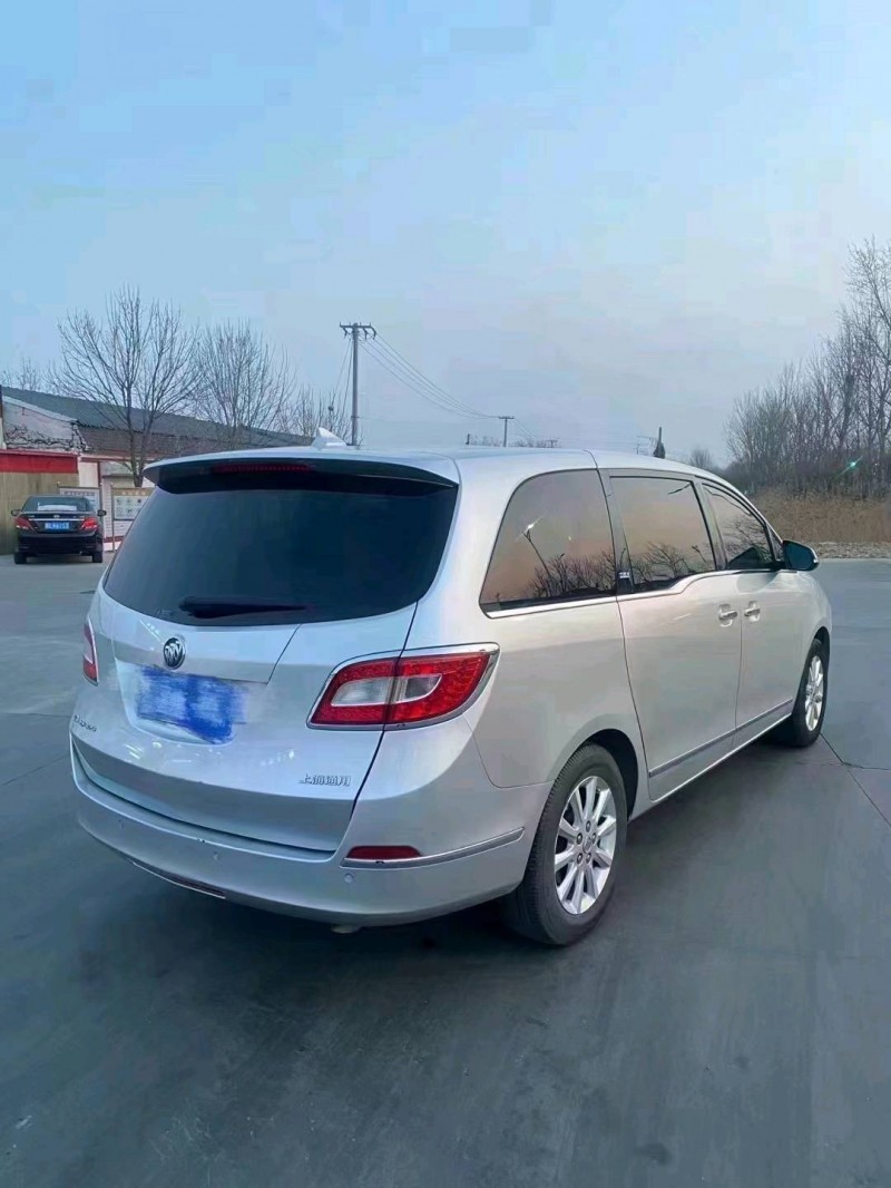 东营13年别克GL86